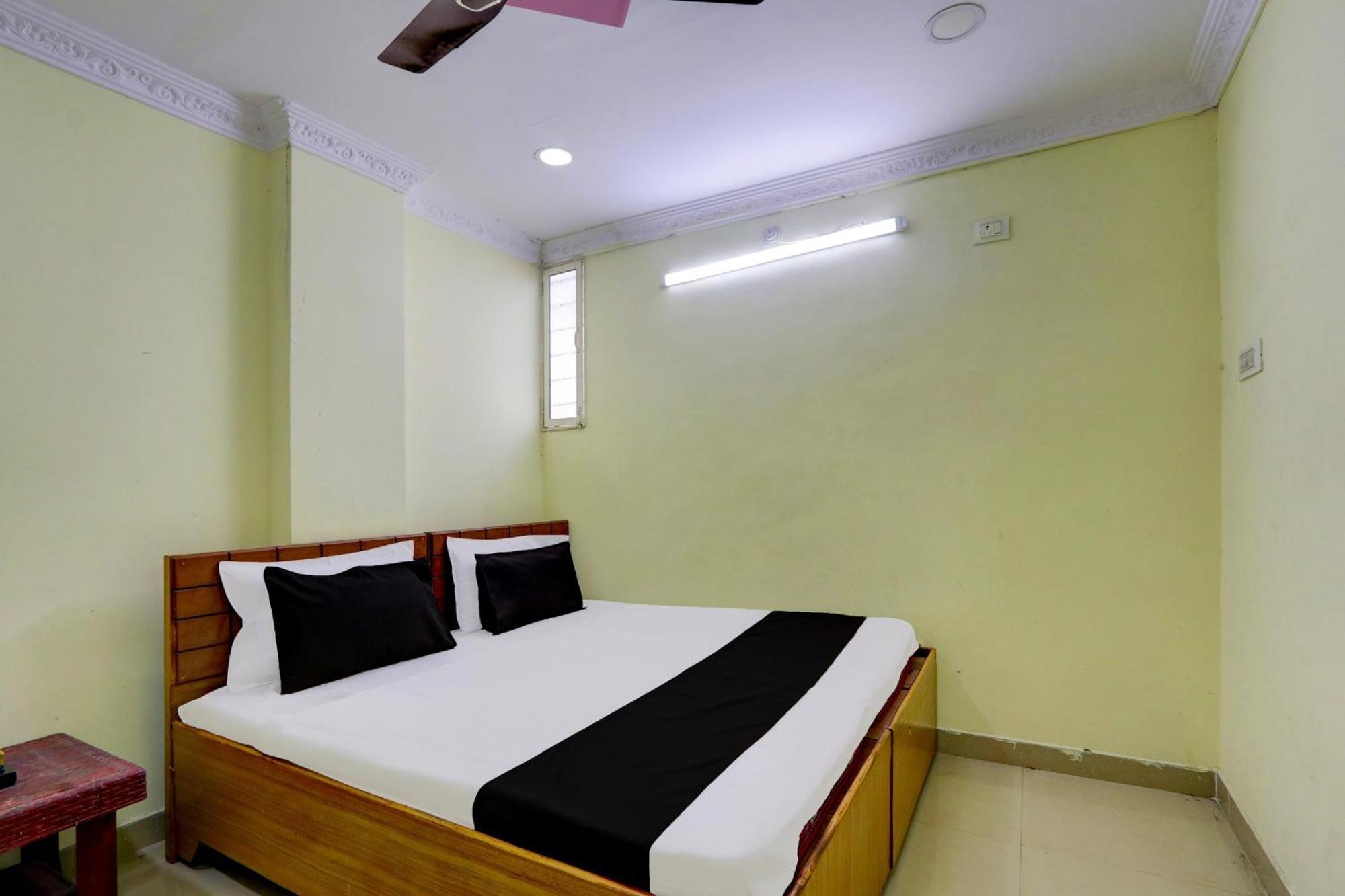 Spot On Al Nizam Guest House Хайдарабад Экстерьер фото