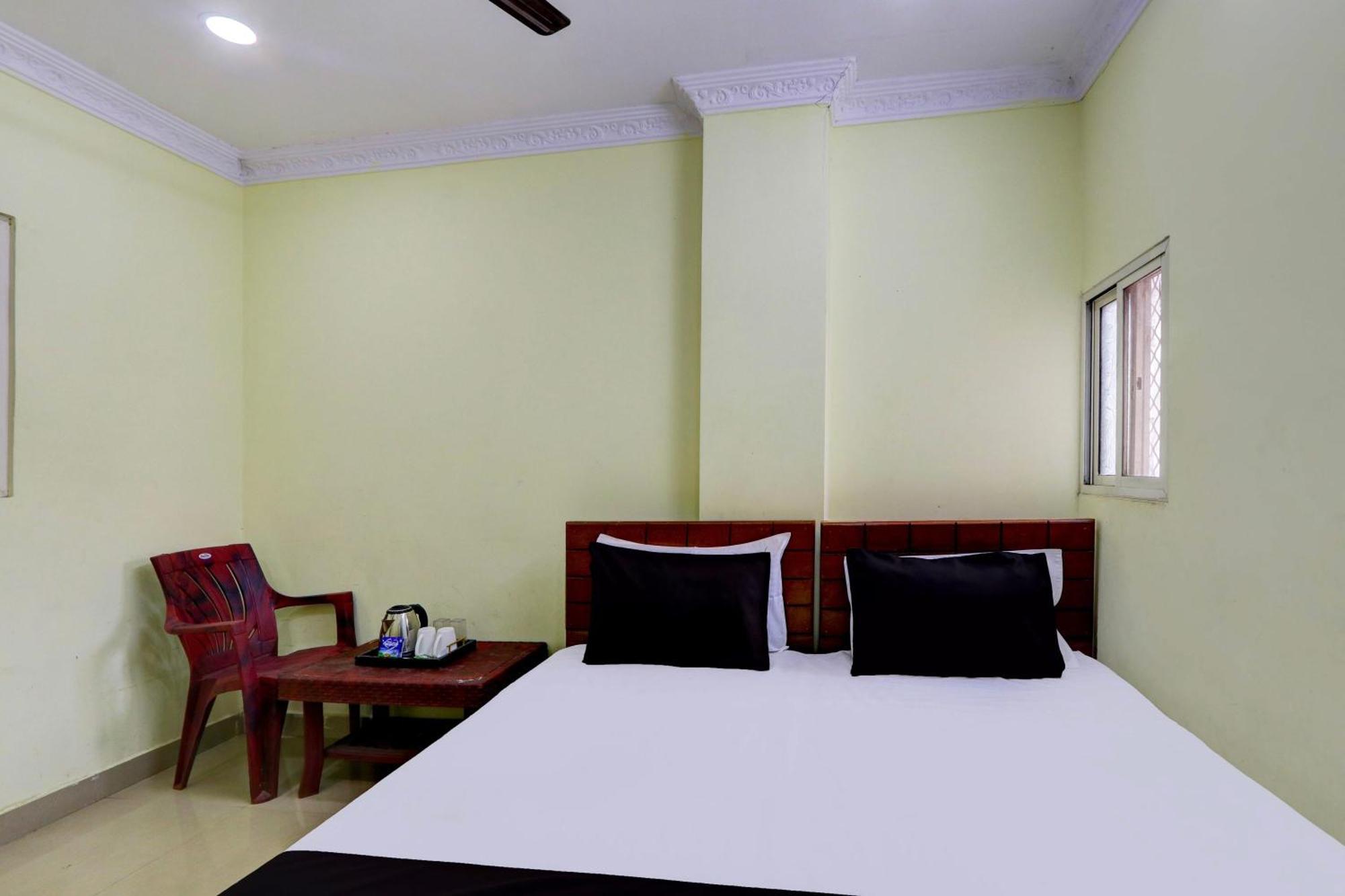 Spot On Al Nizam Guest House Хайдарабад Экстерьер фото