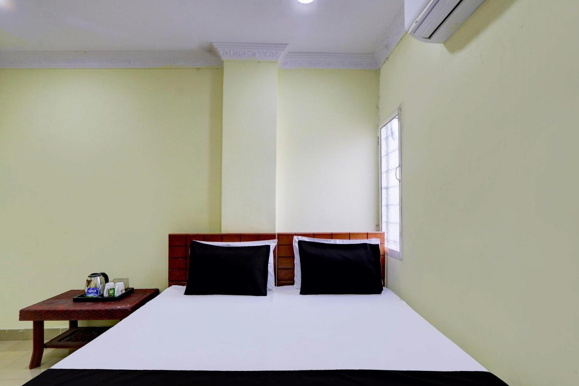 Spot On Al Nizam Guest House Хайдарабад Экстерьер фото