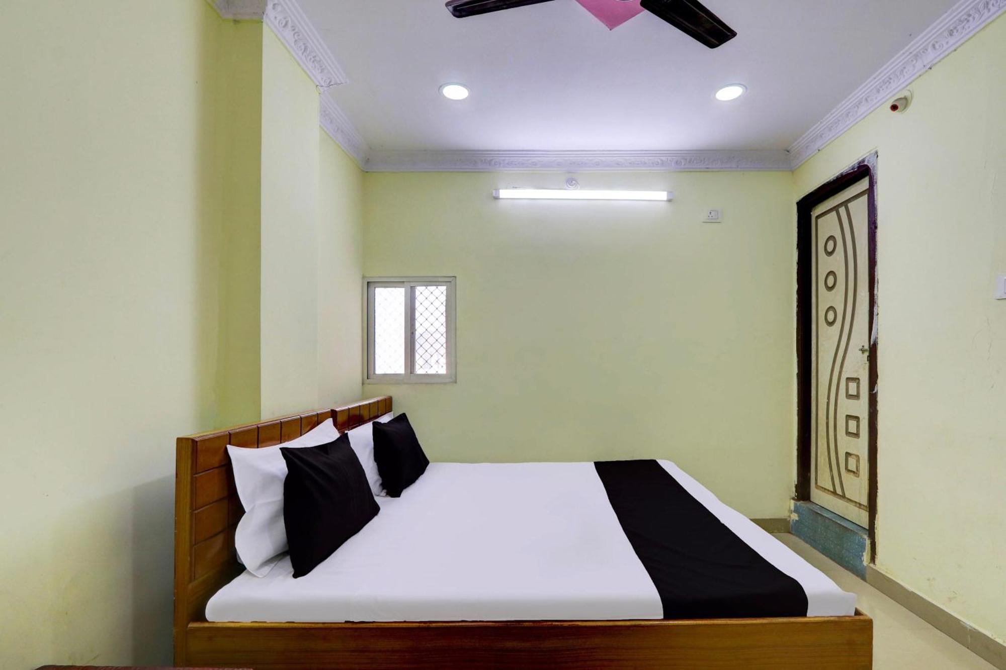 Spot On Al Nizam Guest House Хайдарабад Экстерьер фото